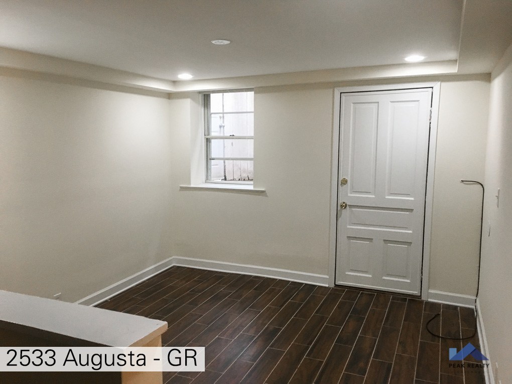 2533 W. Augusta Blvd. 2533 W. Augusta Blvd., Chicago, IL 60622 West Town - Leasing by Cross Street